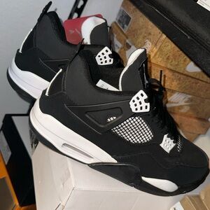 Mens 13 Jordan 4 White Thunder